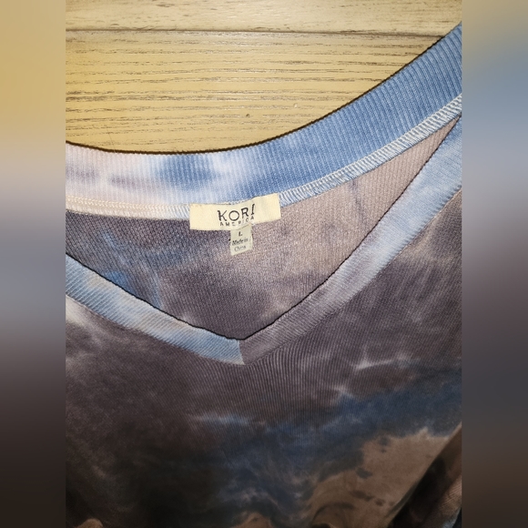 Shirt - Picture 2 of 2